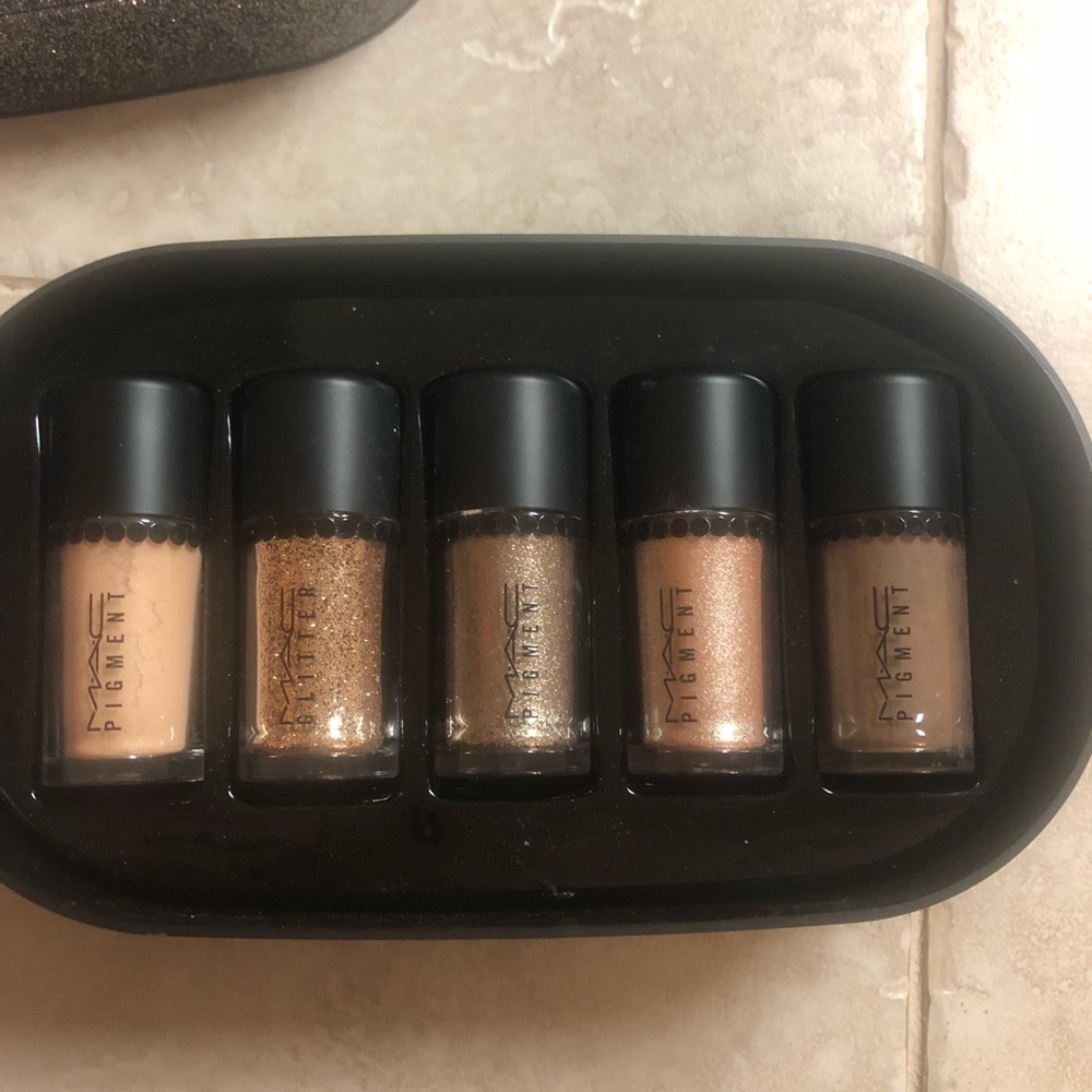 MAC Pigments “Objects of Affection”